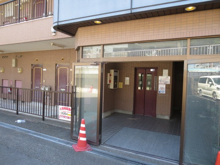 物件外観写真5　(エントランス部分)