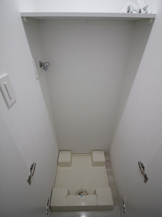 物件内観写真14　(洗濯機置場)