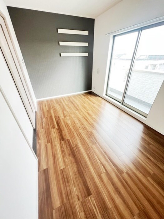 物件内観写真8　(室内からの展望)