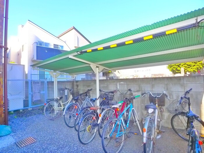 物件外観写真5　(駐輪場)