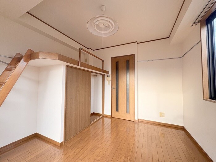 物件内観写真4　(居室)