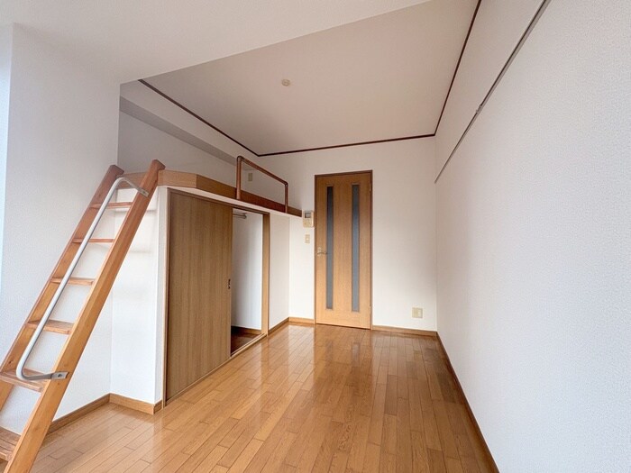 物件内観写真4　(居室)