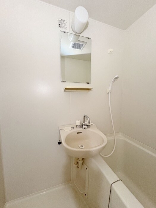 物件内観写真12　(洗面)