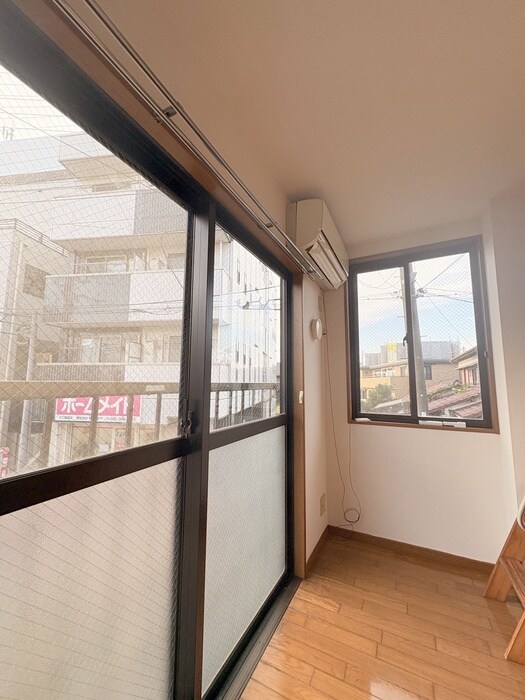 物件内観写真14　(室内からの展望)