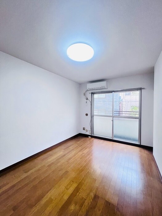 物件内観写真4　(居室)