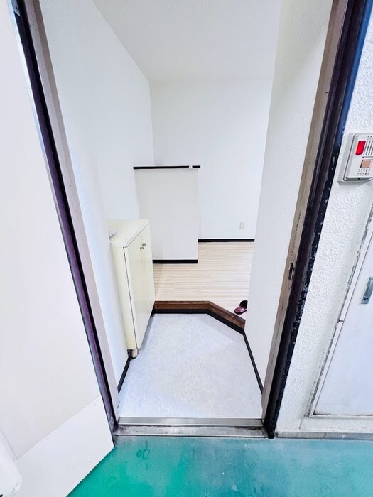 物件内観写真15　(玄関)