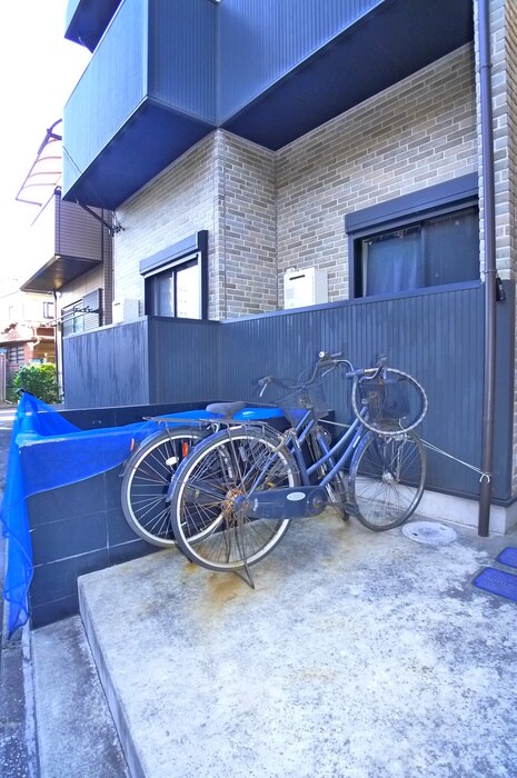 物件外観写真5　(駐輪場)