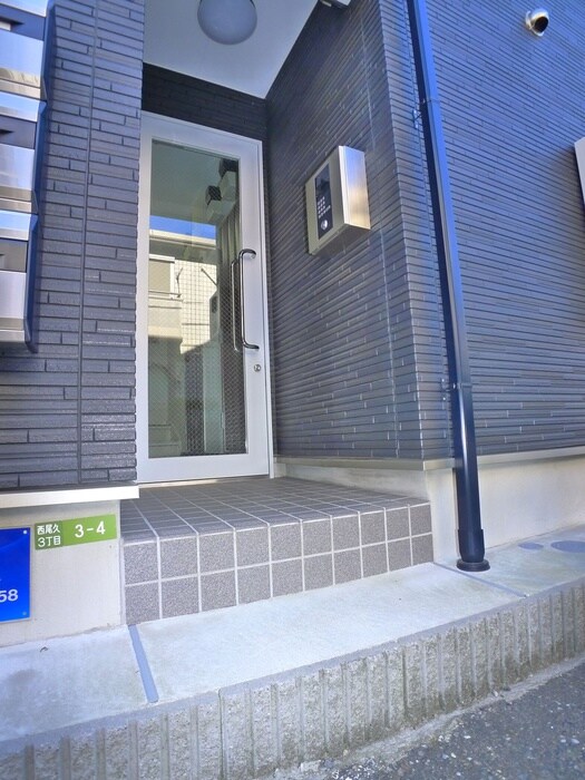 物件外観写真3　(エントランス部分)