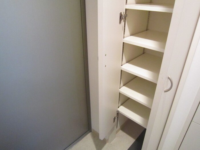 物件内観写真15　(靴箱)