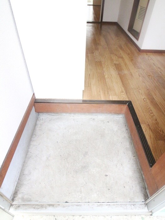 物件内観写真15　(玄関)