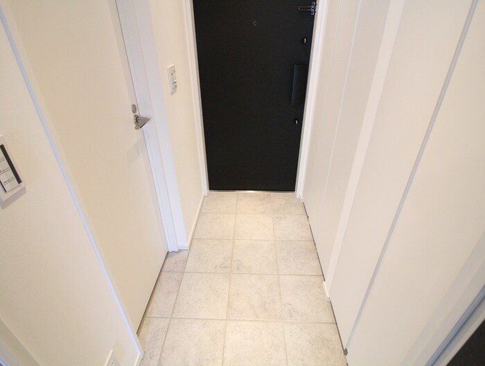 物件内観写真11　(玄関)