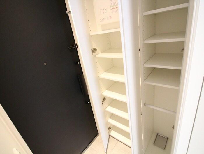 物件内観写真12　(収納)