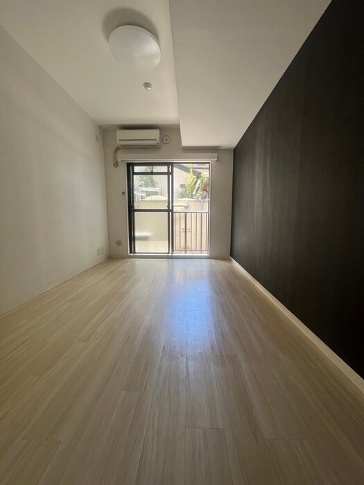 物件内観写真5　(室内からの展望)