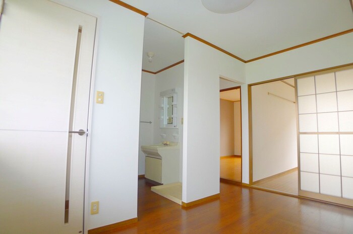 物件内観写真8　(居室)