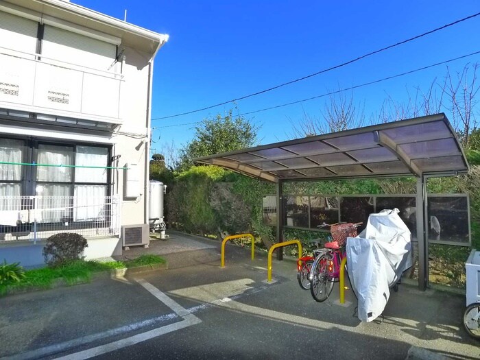 物件外観写真6　(駐輪場)