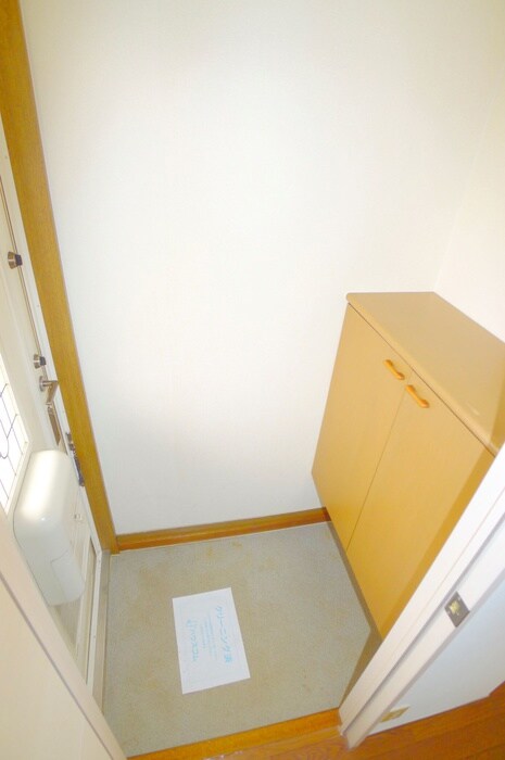 物件内観写真16　(玄関)