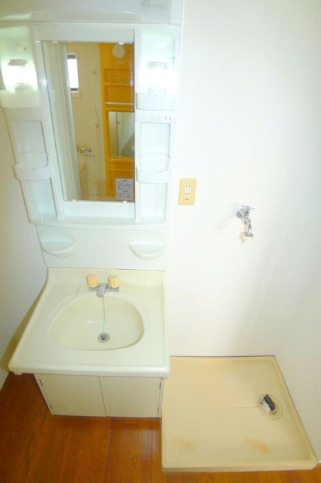 物件内観写真19　(洗濯機置場)