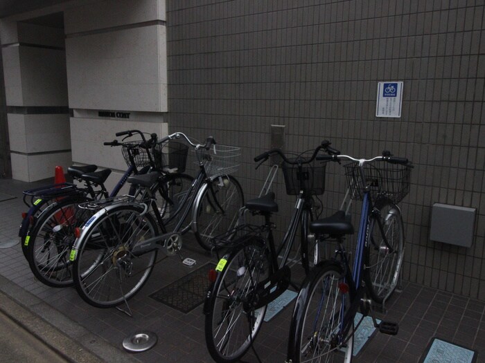物件外観写真4　(駐輪場)
