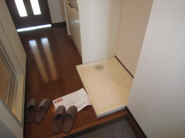 物件内観写真13　(洗濯機置場)