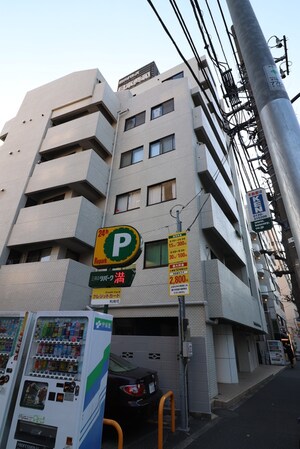 日興ロイヤルパレス西麻布(204)外観写真