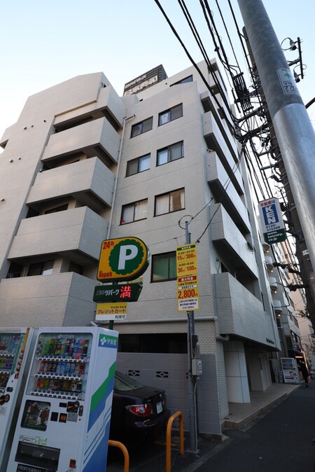 日興ロイヤルパレス西麻布(204)外観写真