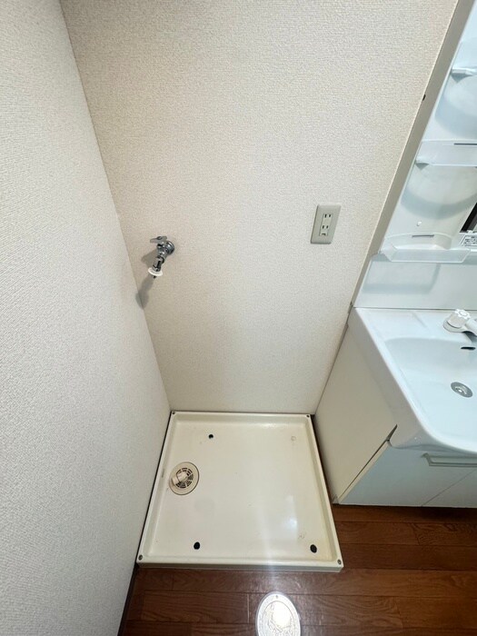 物件内観写真15　(洗濯機置場)