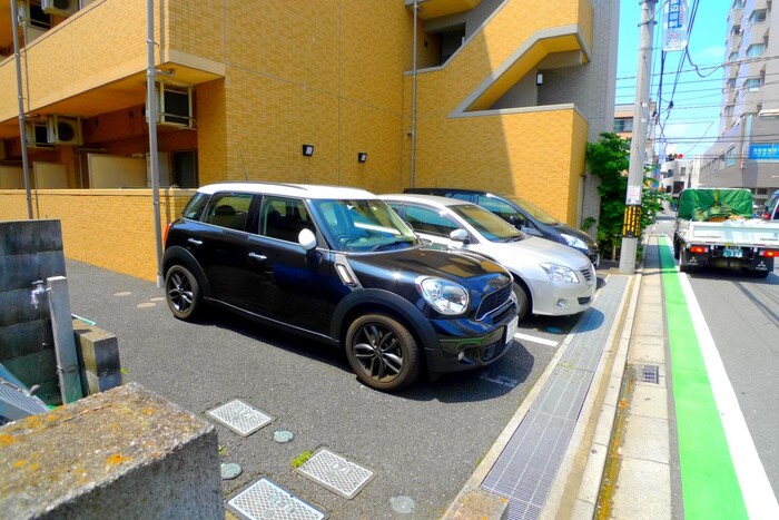 物件外観写真4　(駐車場)