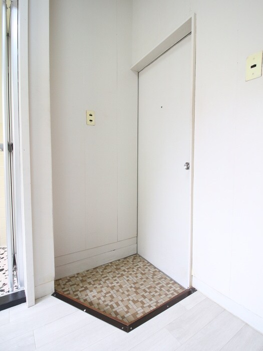 物件内観写真7　(玄関)