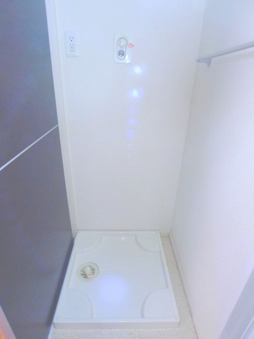 物件内観写真18　(洗濯機置場)