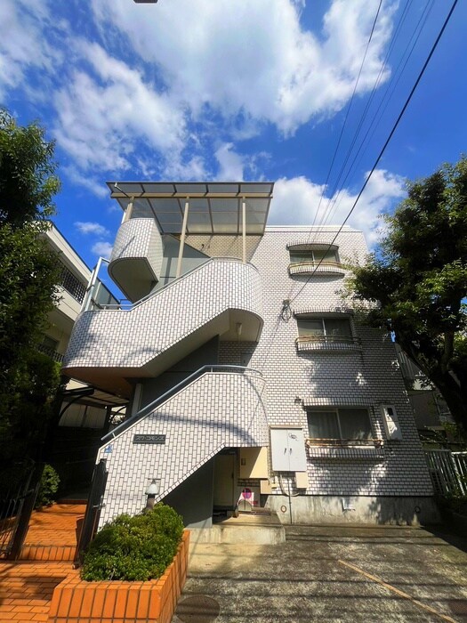 物件外観写真6　(エントランス部分)