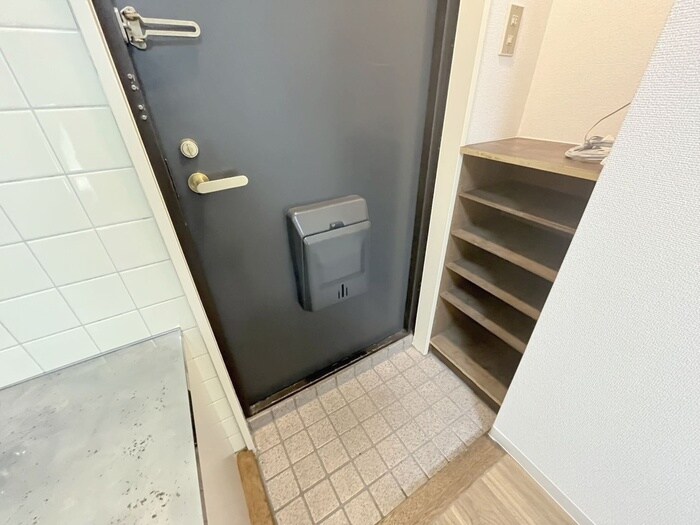 物件内観写真15　(玄関)