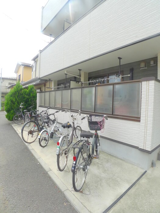 物件外観写真3　(駐輪場)