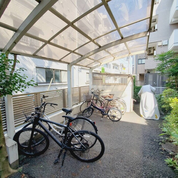 物件外観写真4　(駐輪場)