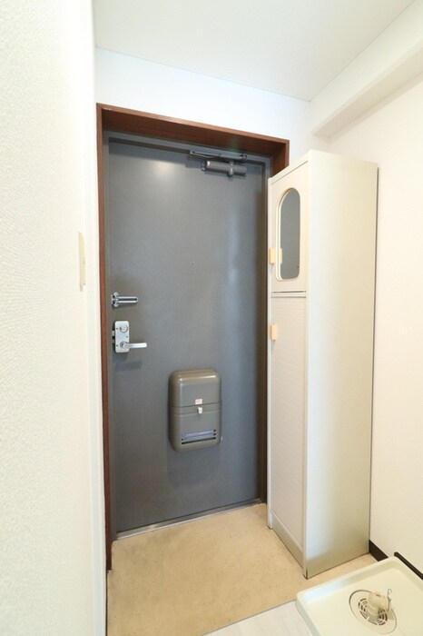 物件内観写真13　(玄関)