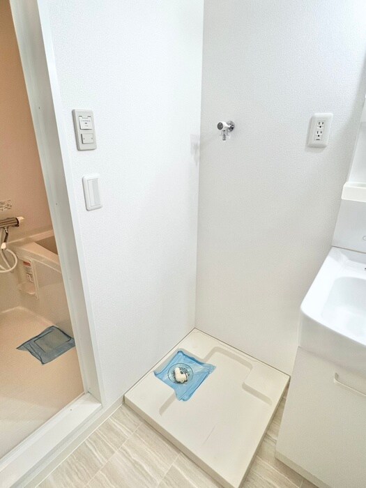 物件内観写真15　(洗濯機置場)