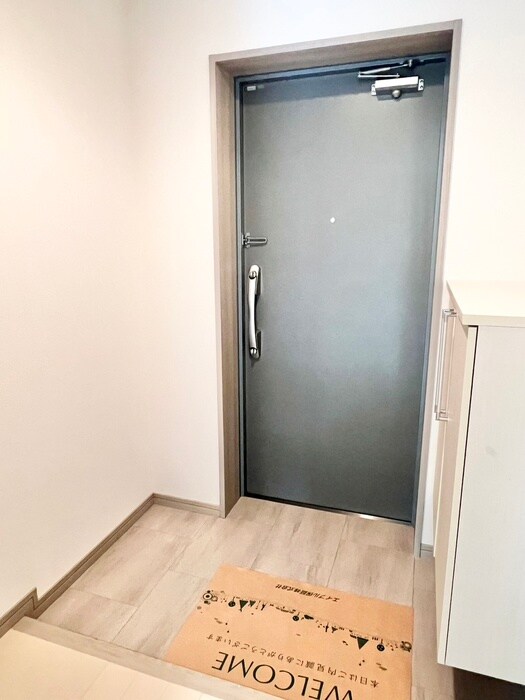 物件内観写真18　(玄関)