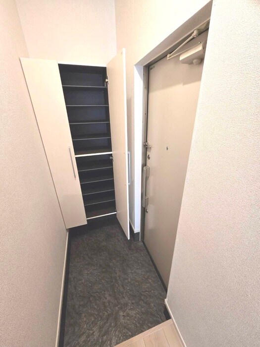 物件内観写真17　(玄関)