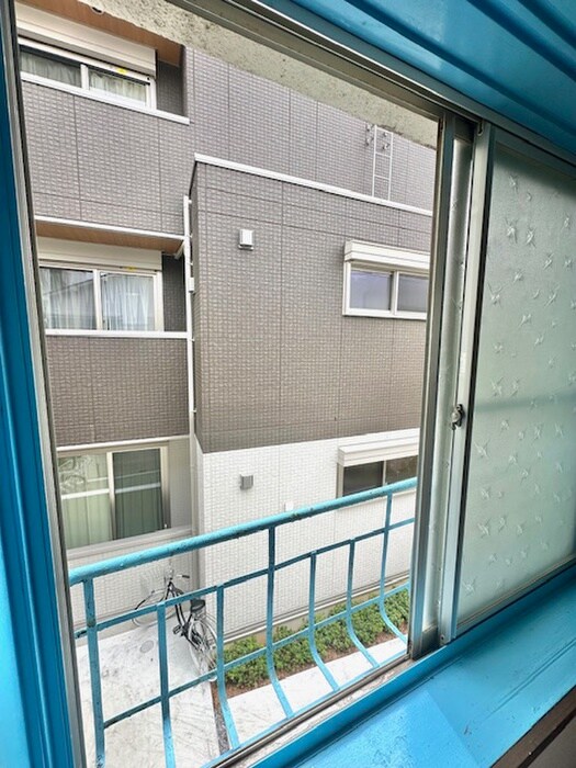 物件内観写真15　(室内からの展望)