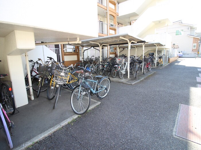 物件外観写真6　(駐輪場)