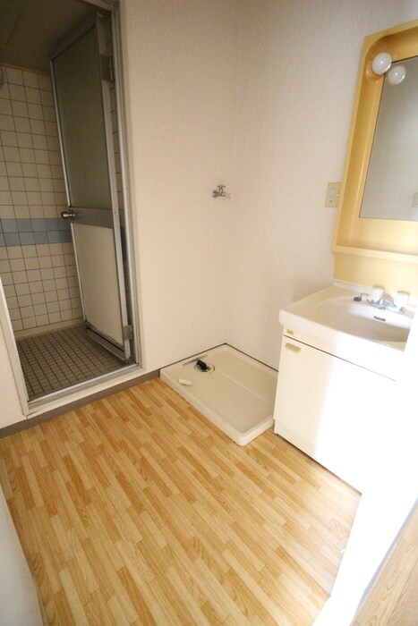 物件内観写真14　(洗濯機置場)