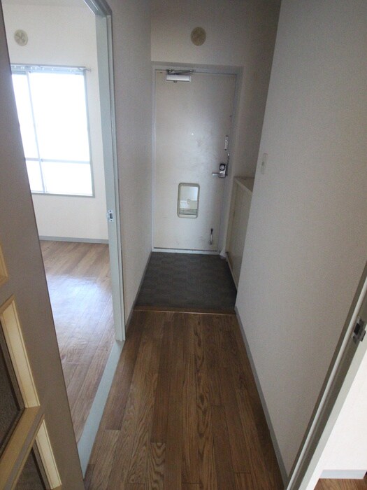 物件内観写真17　(玄関)