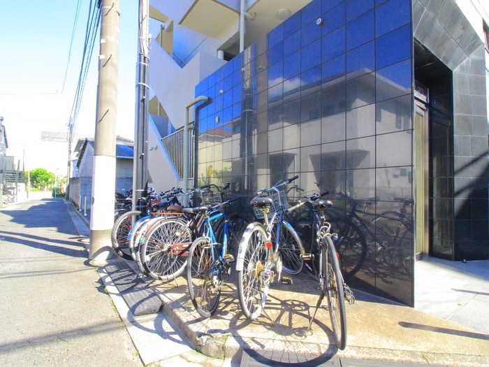 物件外観写真5　(駐輪場)