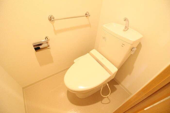 物件内観写真13　(トイレ)