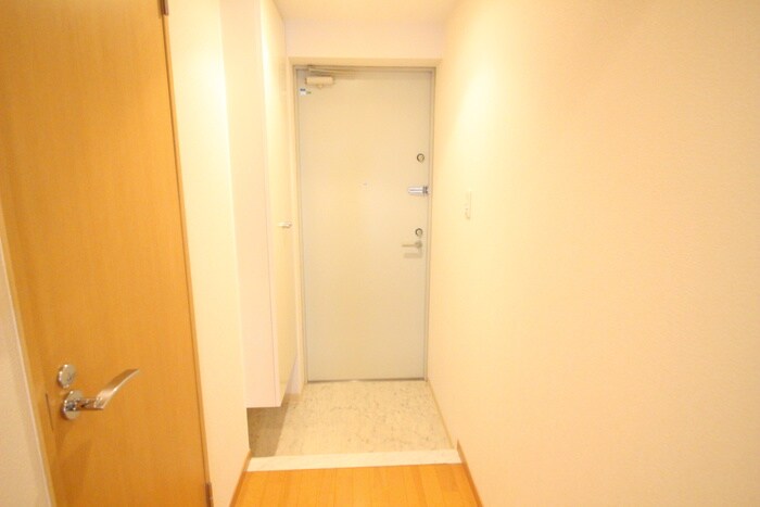 物件内観写真16　(玄関)