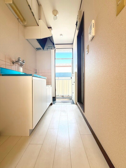 物件内観写真13　(玄関)