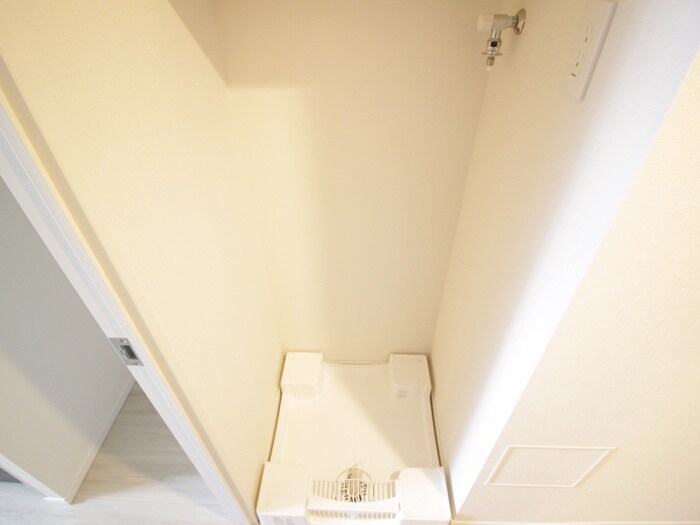 物件内観写真17　(洗濯機置場)