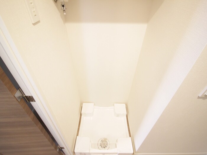 物件内観写真18　(洗濯機置場)