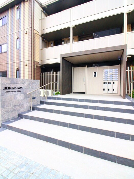 物件外観写真2　(エントランス部分)