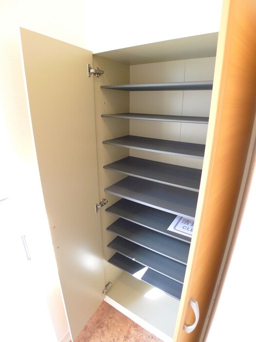 物件内観写真15　(靴箱)