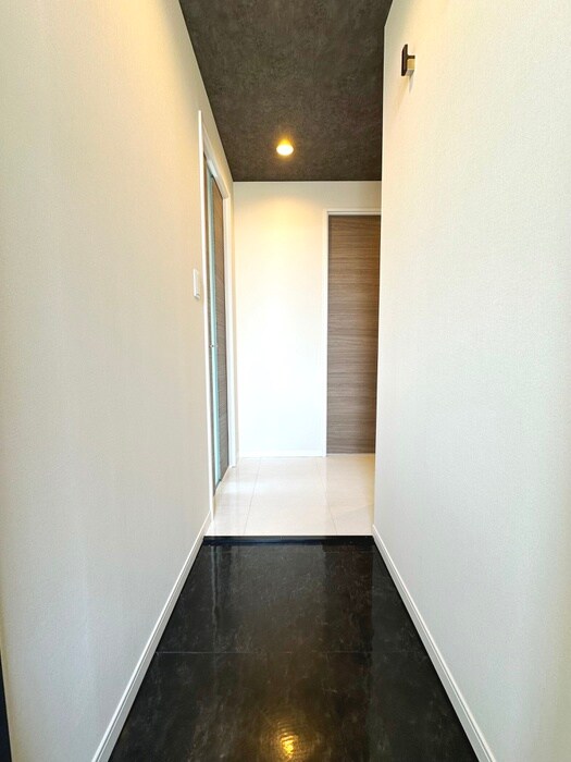 物件内観写真22　(玄関)